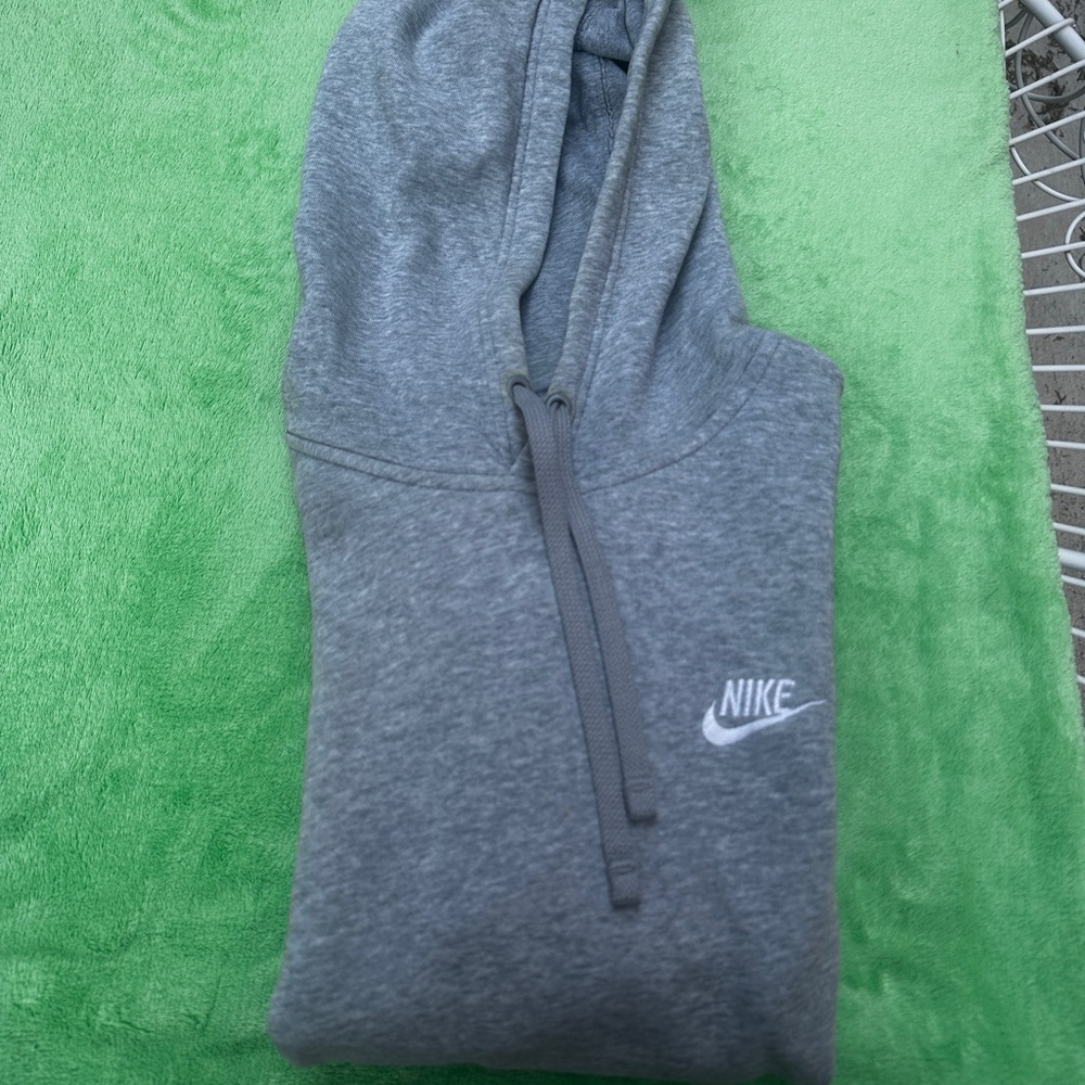 Nike Heather Gray Pullover Hoodie